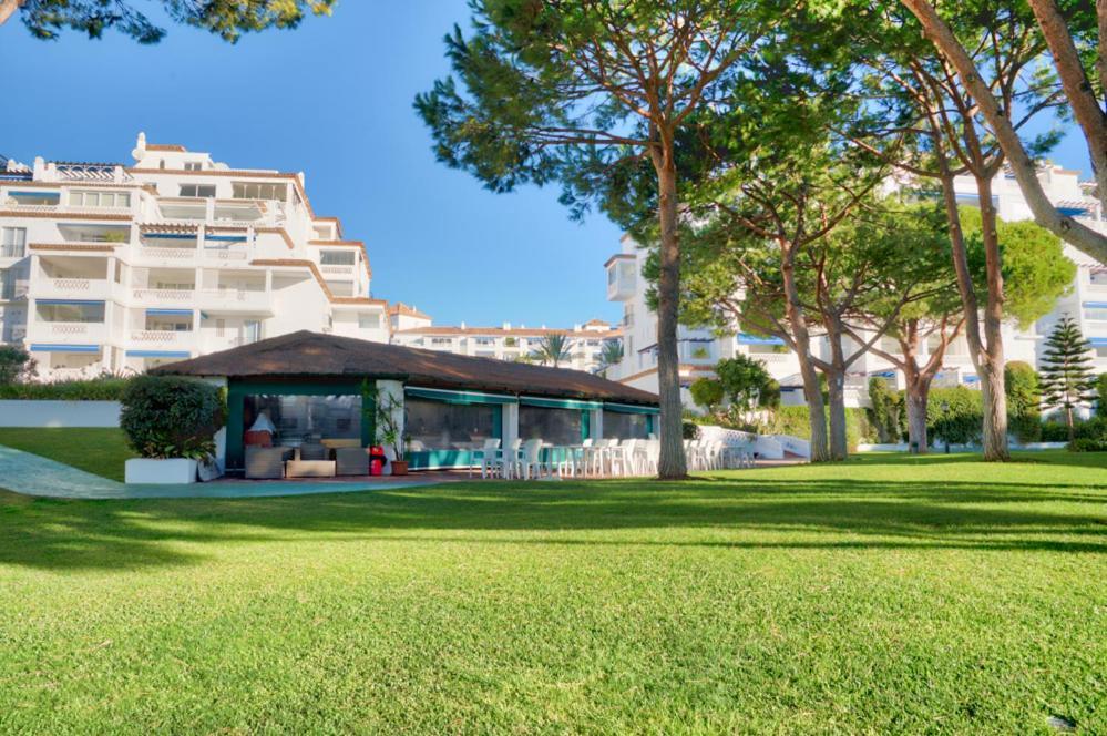 Apartament Playas Del Duque, Puerto Banus, Golf .Playa Y Compras Marbella Zewnętrze zdjęcie