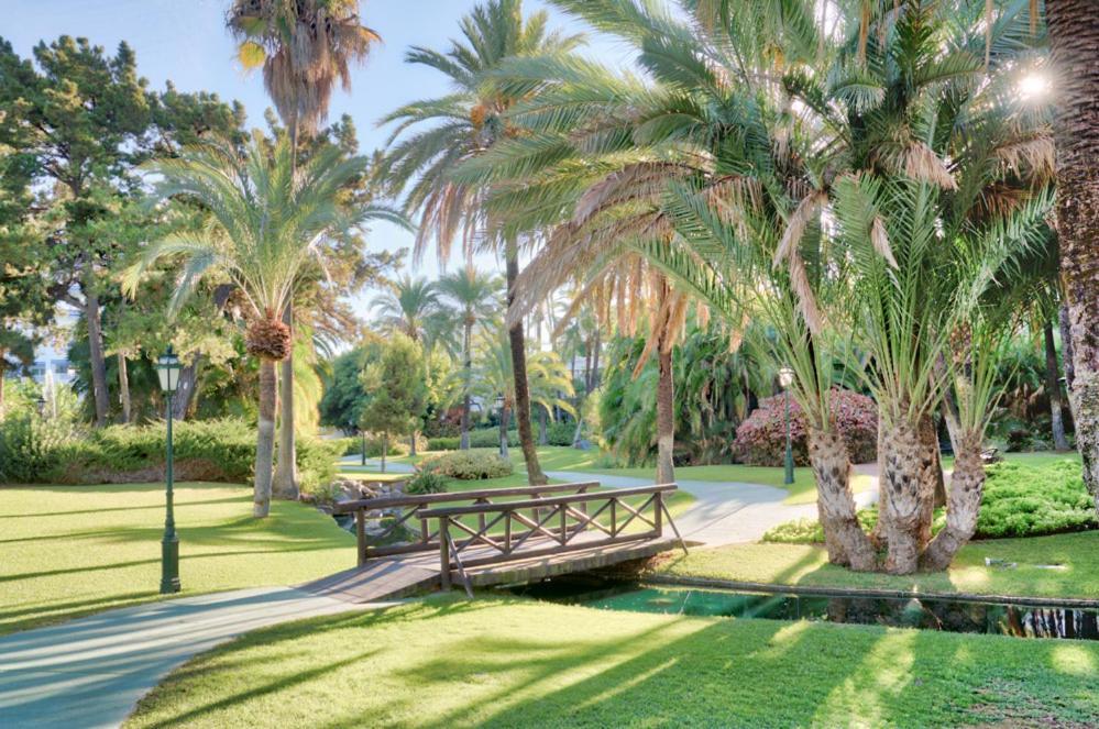Apartament Playas Del Duque, Puerto Banus, Golf .Playa Y Compras Marbella Zewnętrze zdjęcie